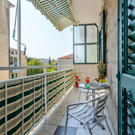 Apartman Bird Lamp Luxury Bacvice, Split