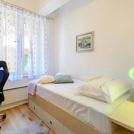 Appartement Bird Lamp Luxury Bačvice, *