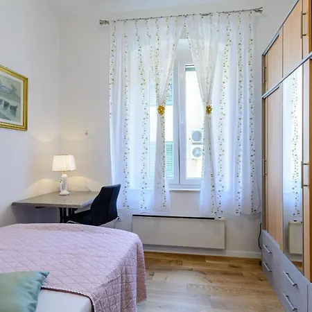 דירה Bird Lamp Luxury Bacvice,